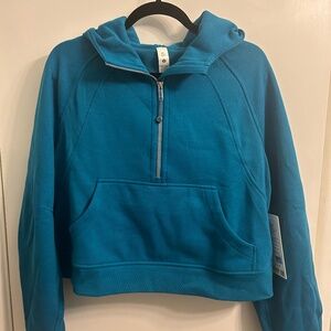 Lululemon Scuba Cropped Half Zip Size M/L